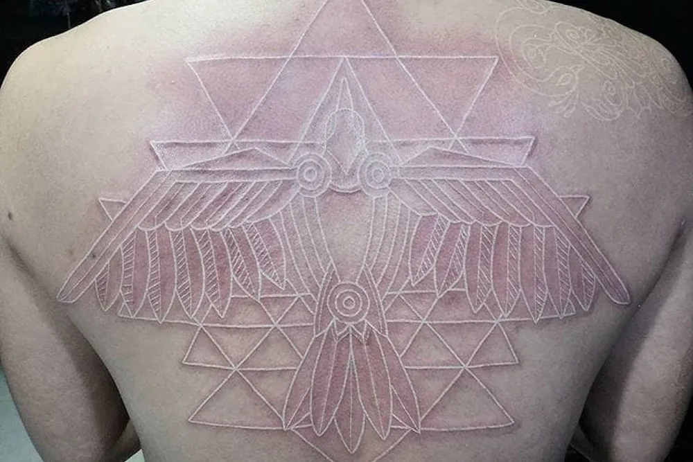 tatuagem branca desbota
