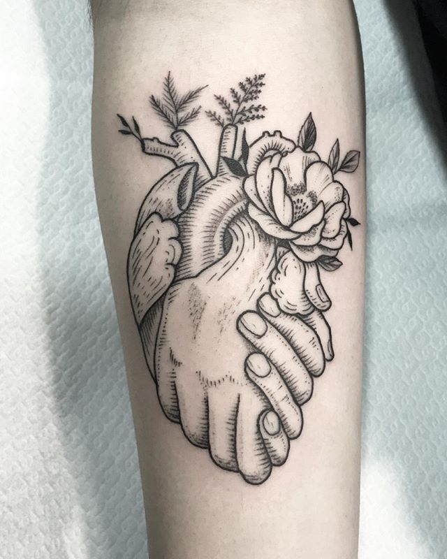 tatuagem coração geométrico