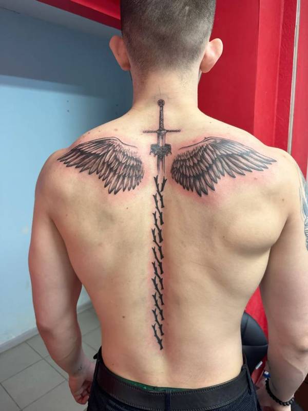 tatuagem fechamento costas masculina