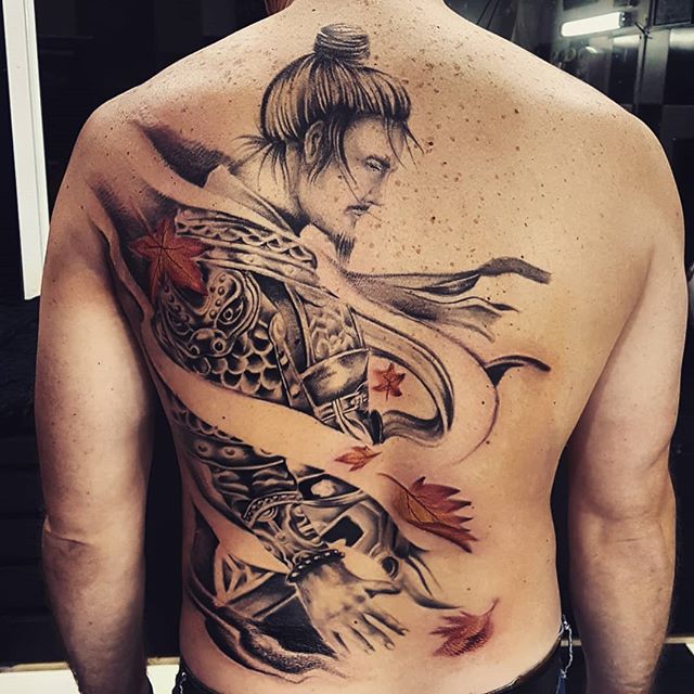 tatuagens masculinas nas costas 2026