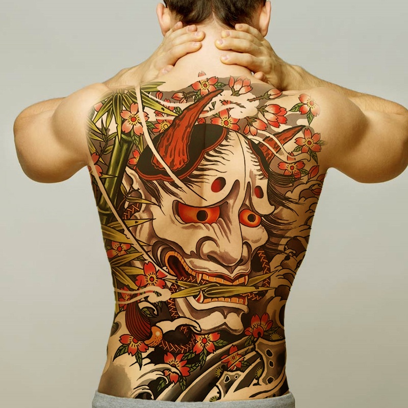 tatuagem leão costas masculina