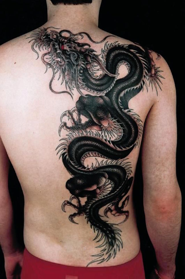 tatuagem tribal costas homem