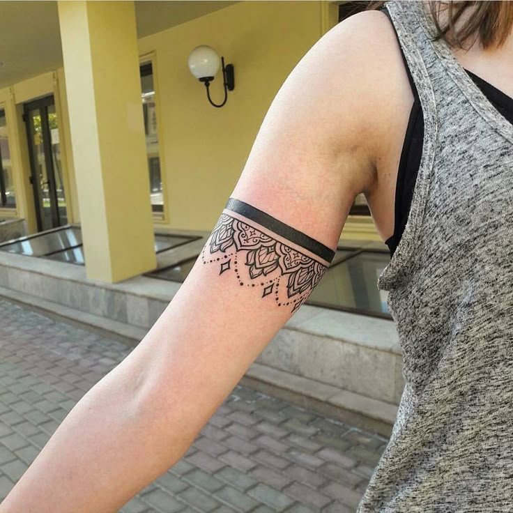 tatuagem feminina pulso bracelete