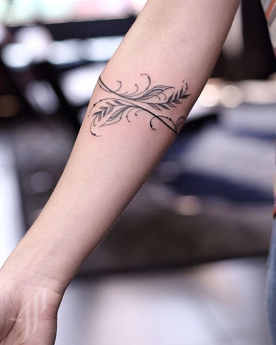 bracelete tattoo delicada