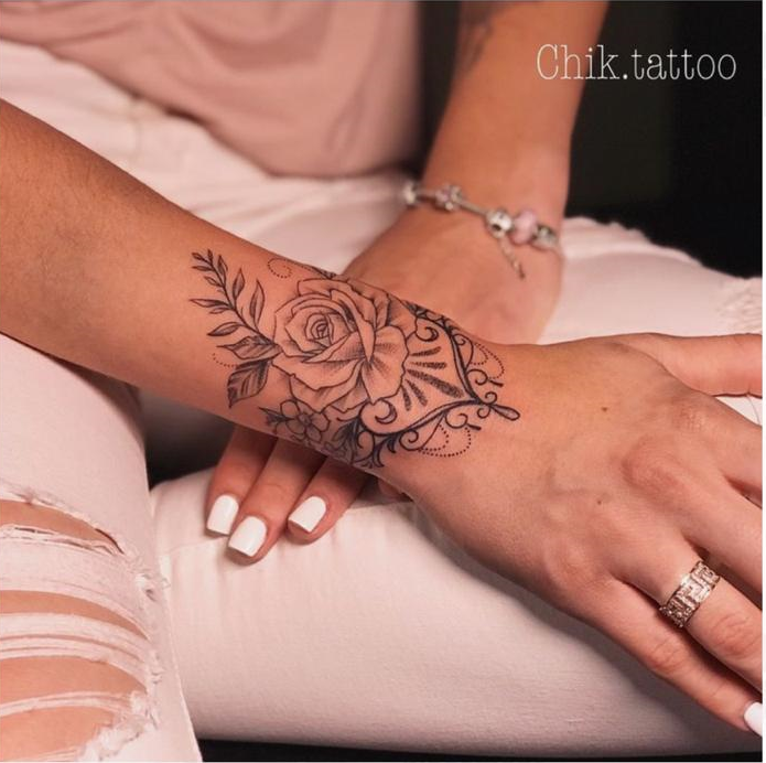 tatuagem bracelete bíceps