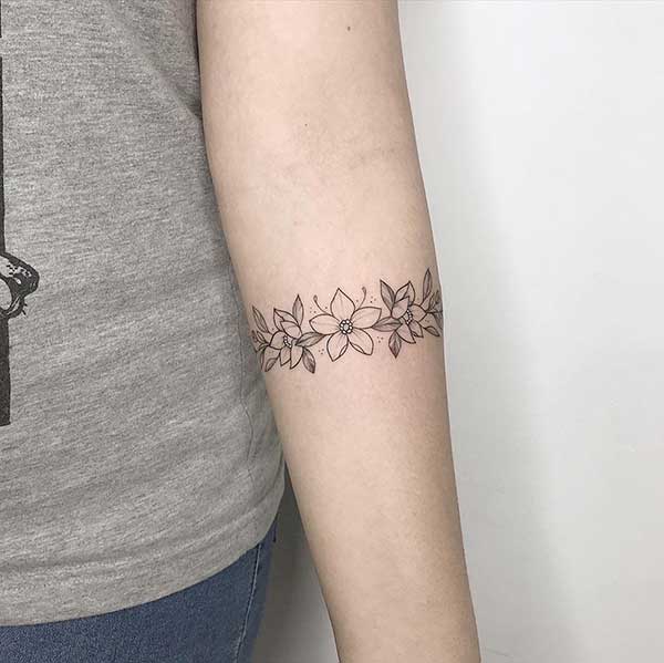 tatuagem bracelete minimalista
