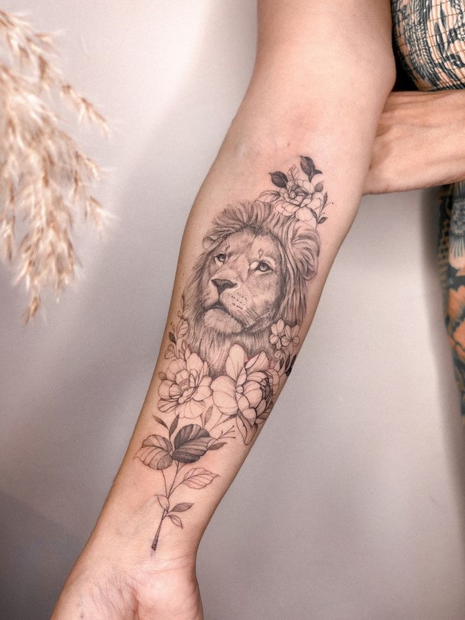 tatuagem leão feminino