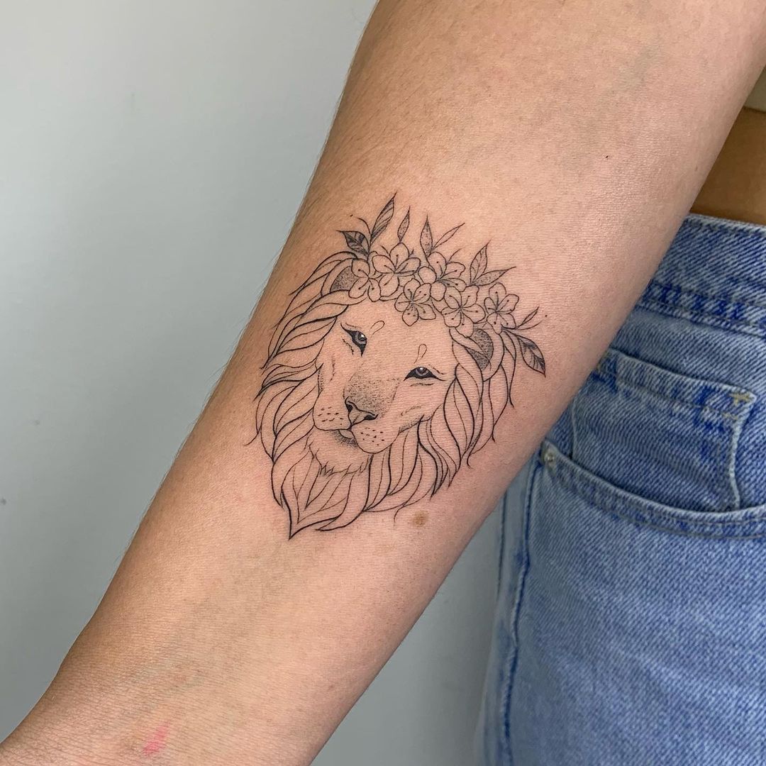 tatuagem leão preto e cinza