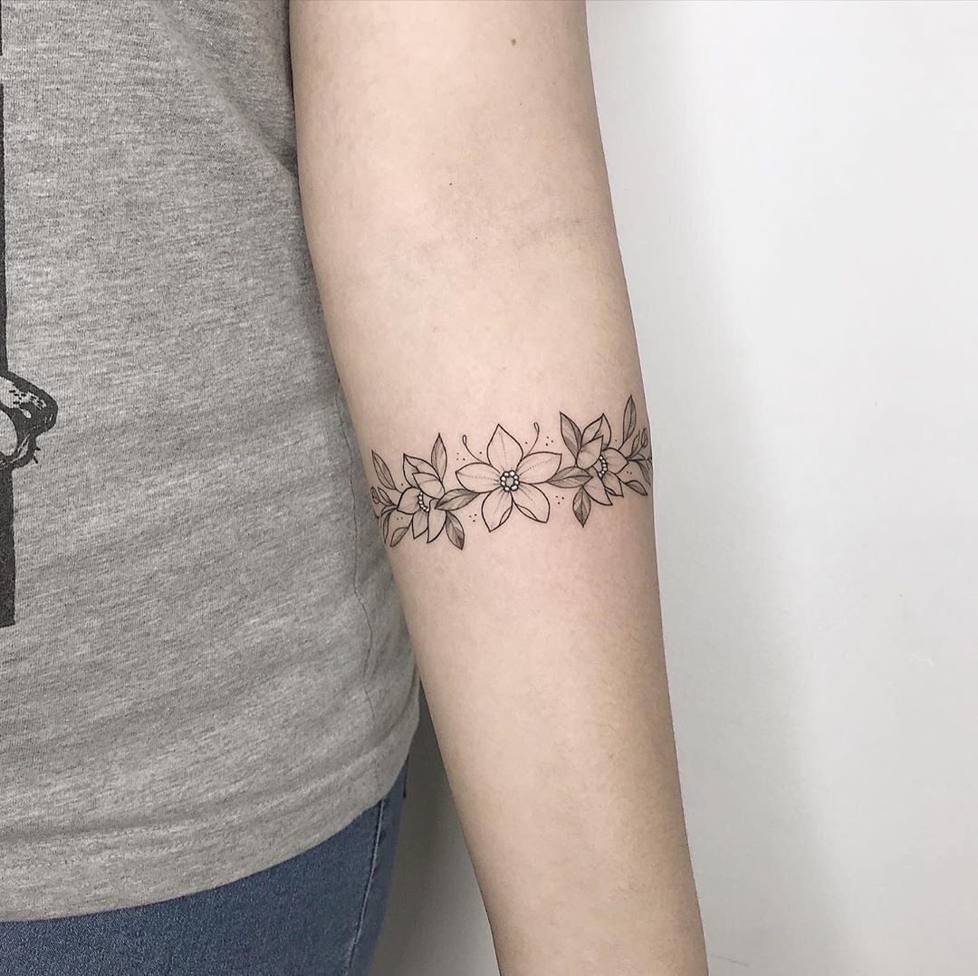 tatuagem antebraço pulseira