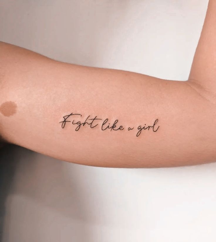 tradução de tatuagem para inglês