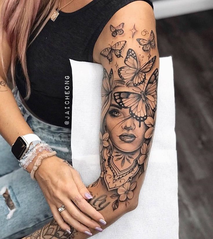 tatuagem feminina ombro braço