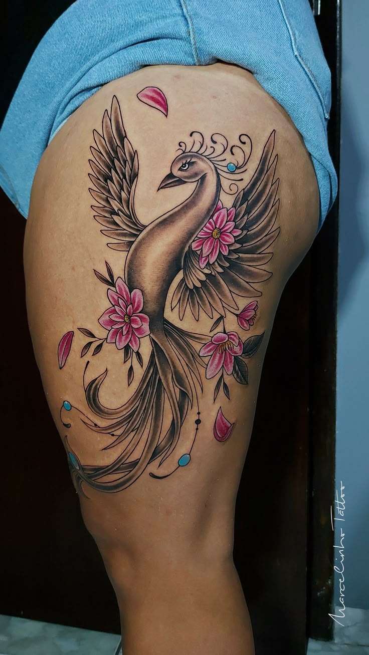 tatuagem fênix braço feminina
