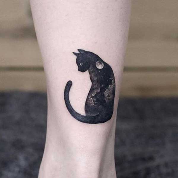 tatuagem gato com flores