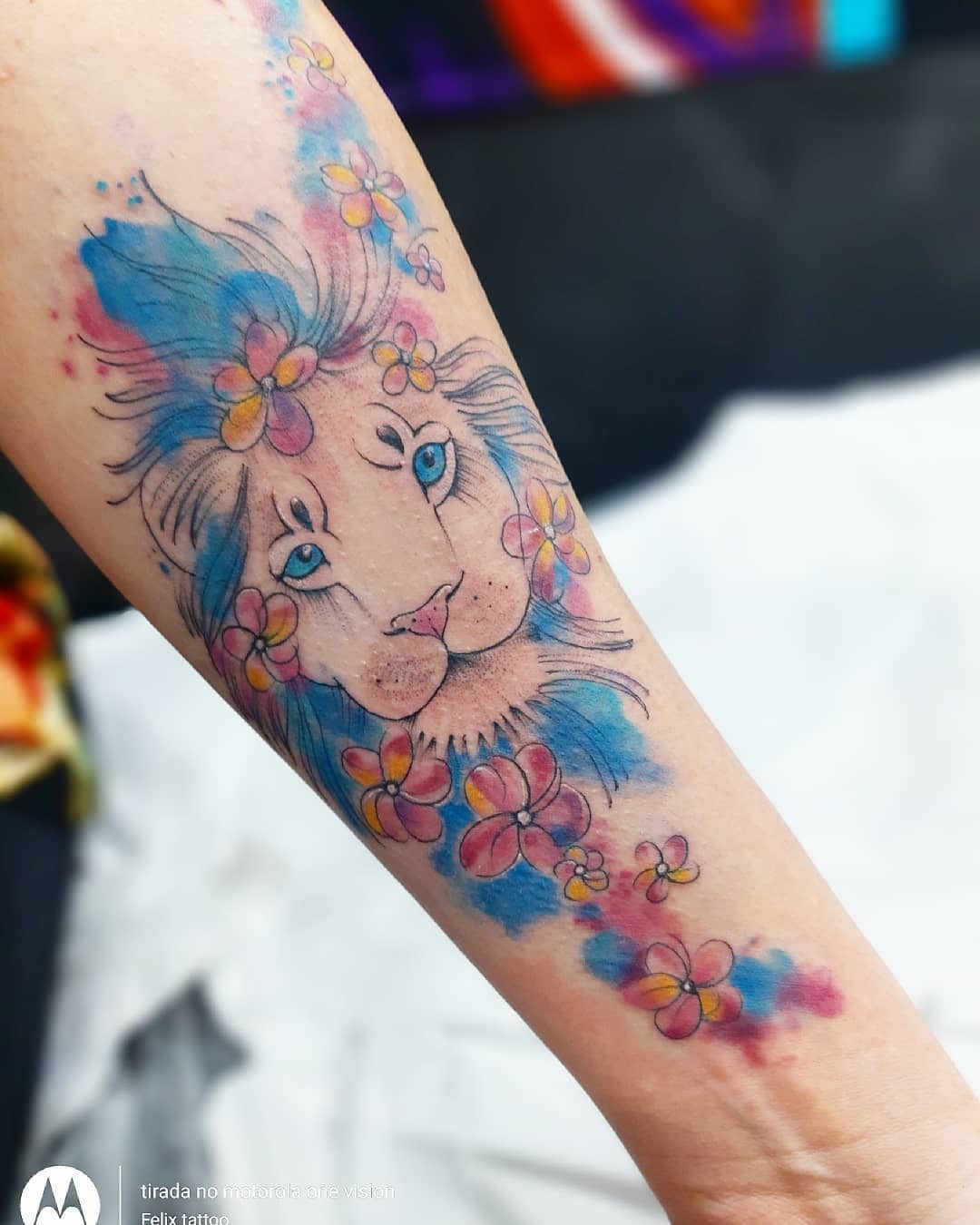 tatuagem leoa antebraço