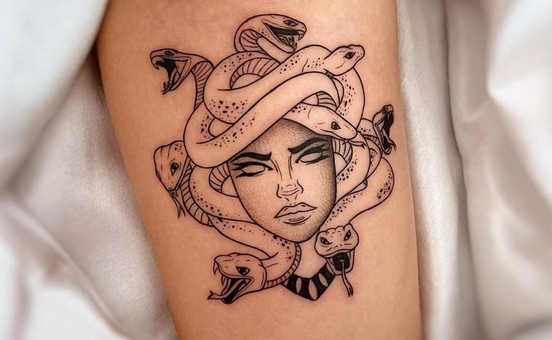 significado tatuagem medusa feminina