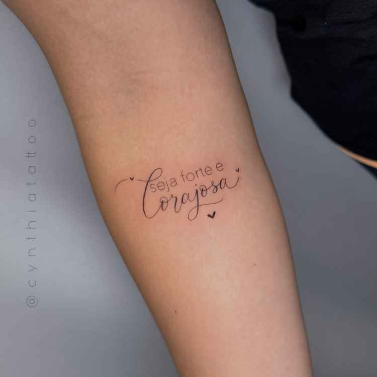 tatuagem de resiliência feminina
