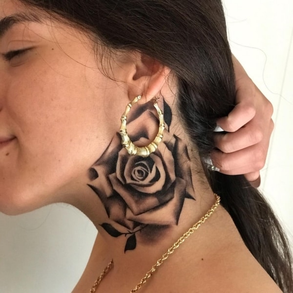 tatuagem geométrica pescoço