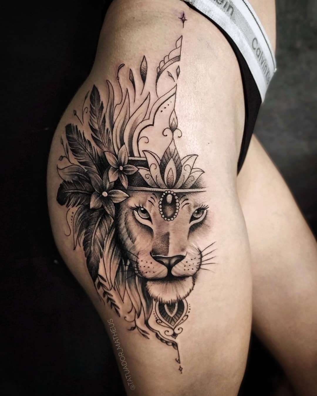 tatuagem feminina cintura