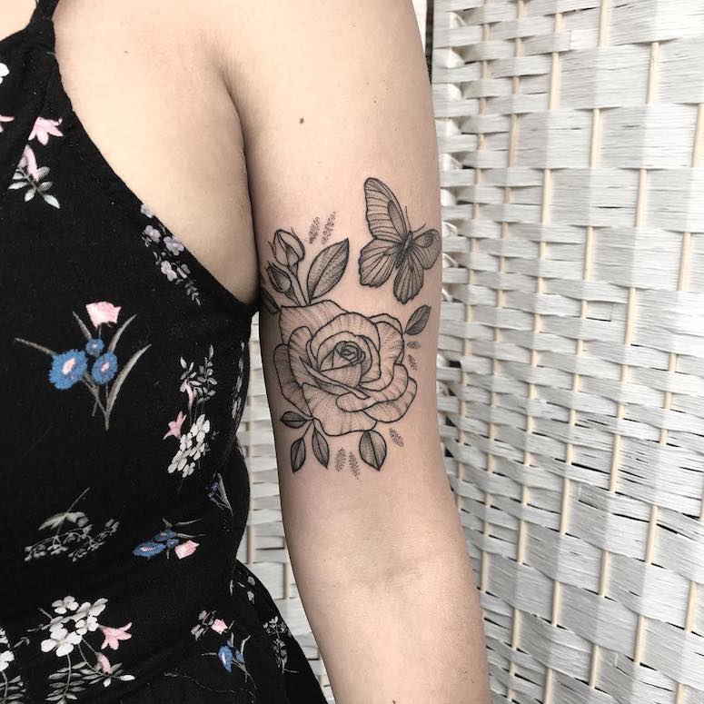 tatuagem feminina cintura