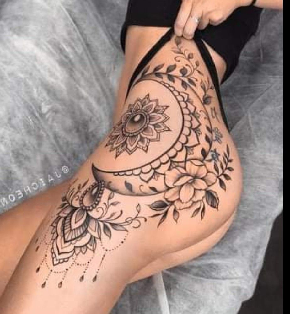 tatuagem delicada quadril