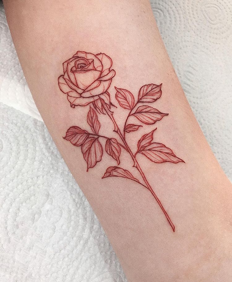 tatuagem vermelha inflamação