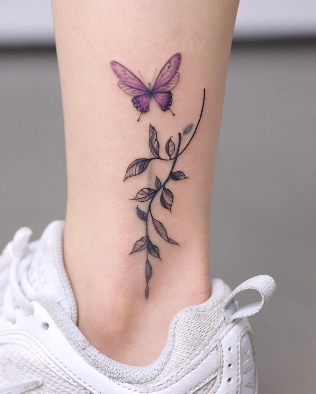 tatuagem geométrica perna
