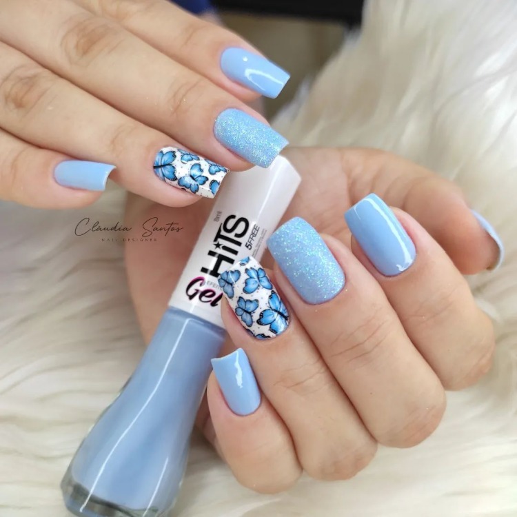 unhas francesinha azul claro
