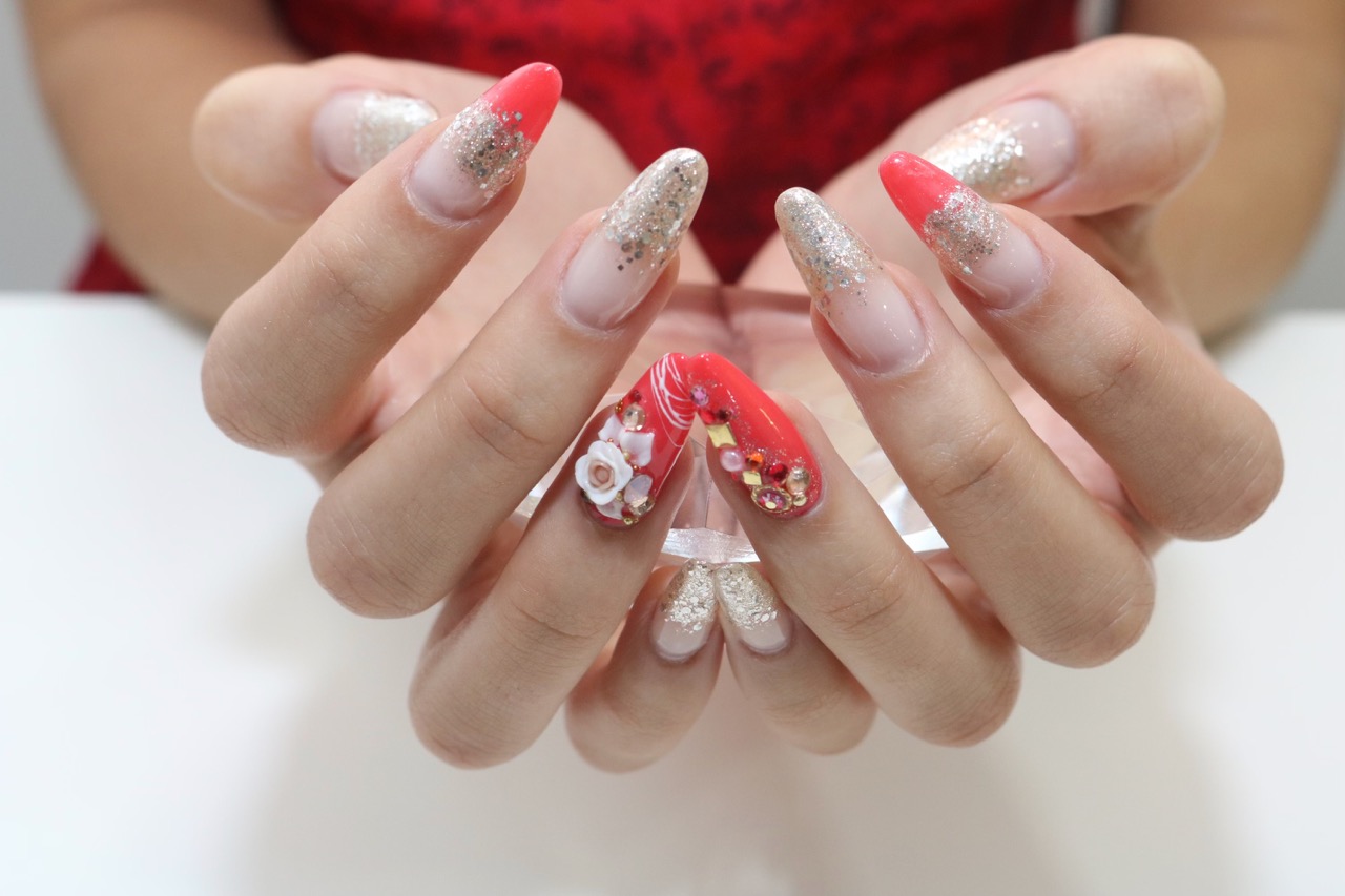 aplicação unhas de acrílico