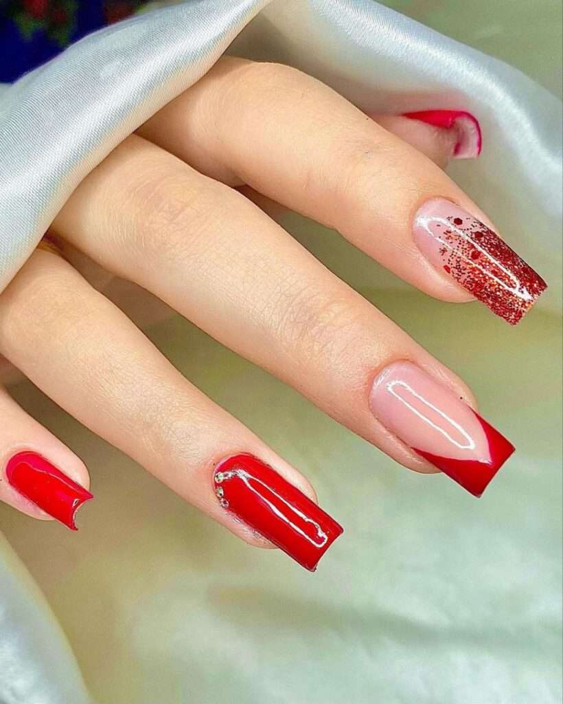 unhas vermelhas com glitter francesinha