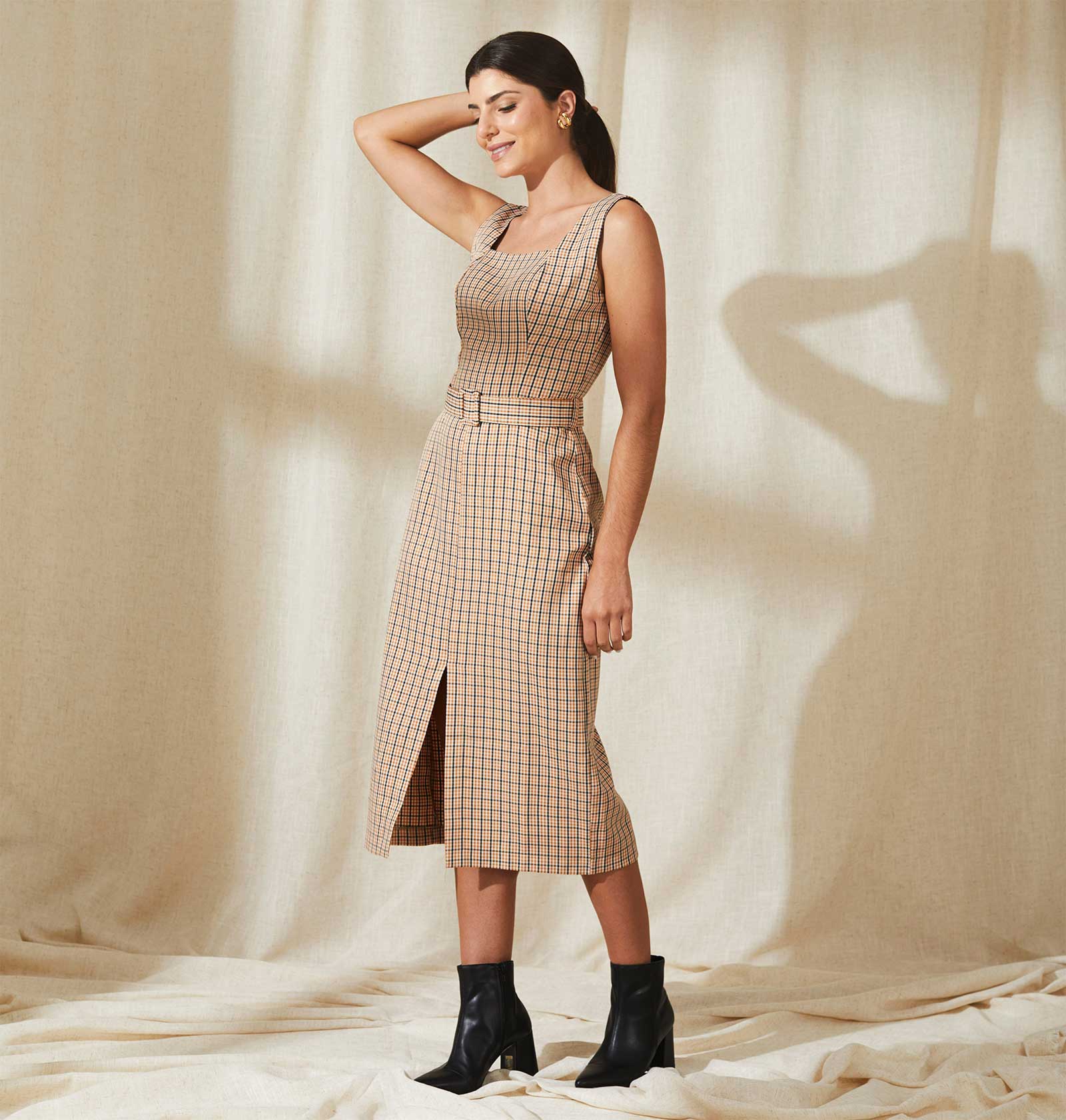 vestido tubinho confortável alfaiataria